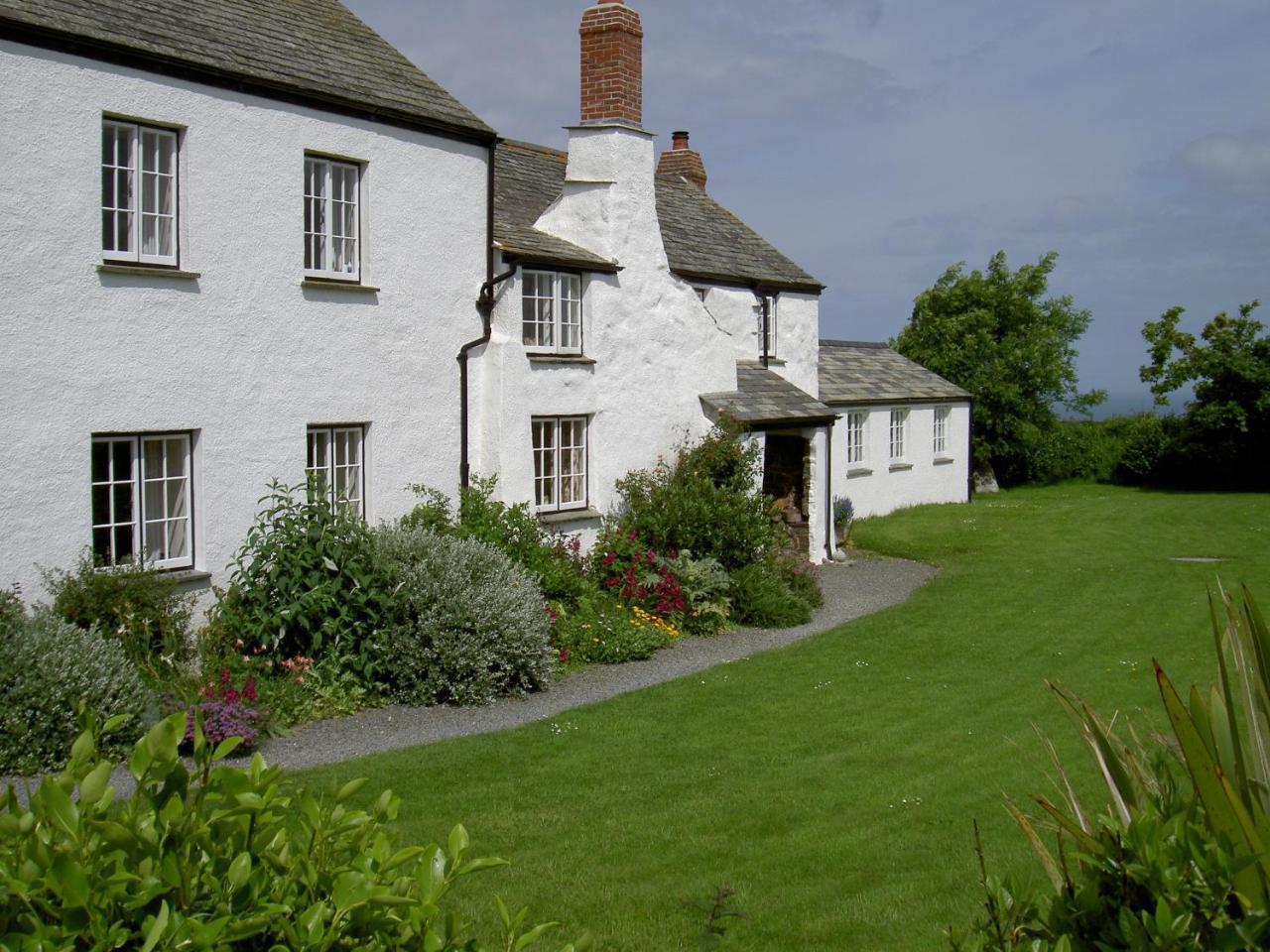 Lower Tresmorn Farmhouse Crackington Haven Εξωτερικό φωτογραφία